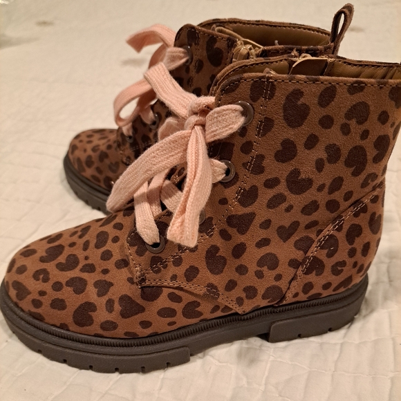Super Cute Cat & Jack Girls Boots - Picture 1 of 4